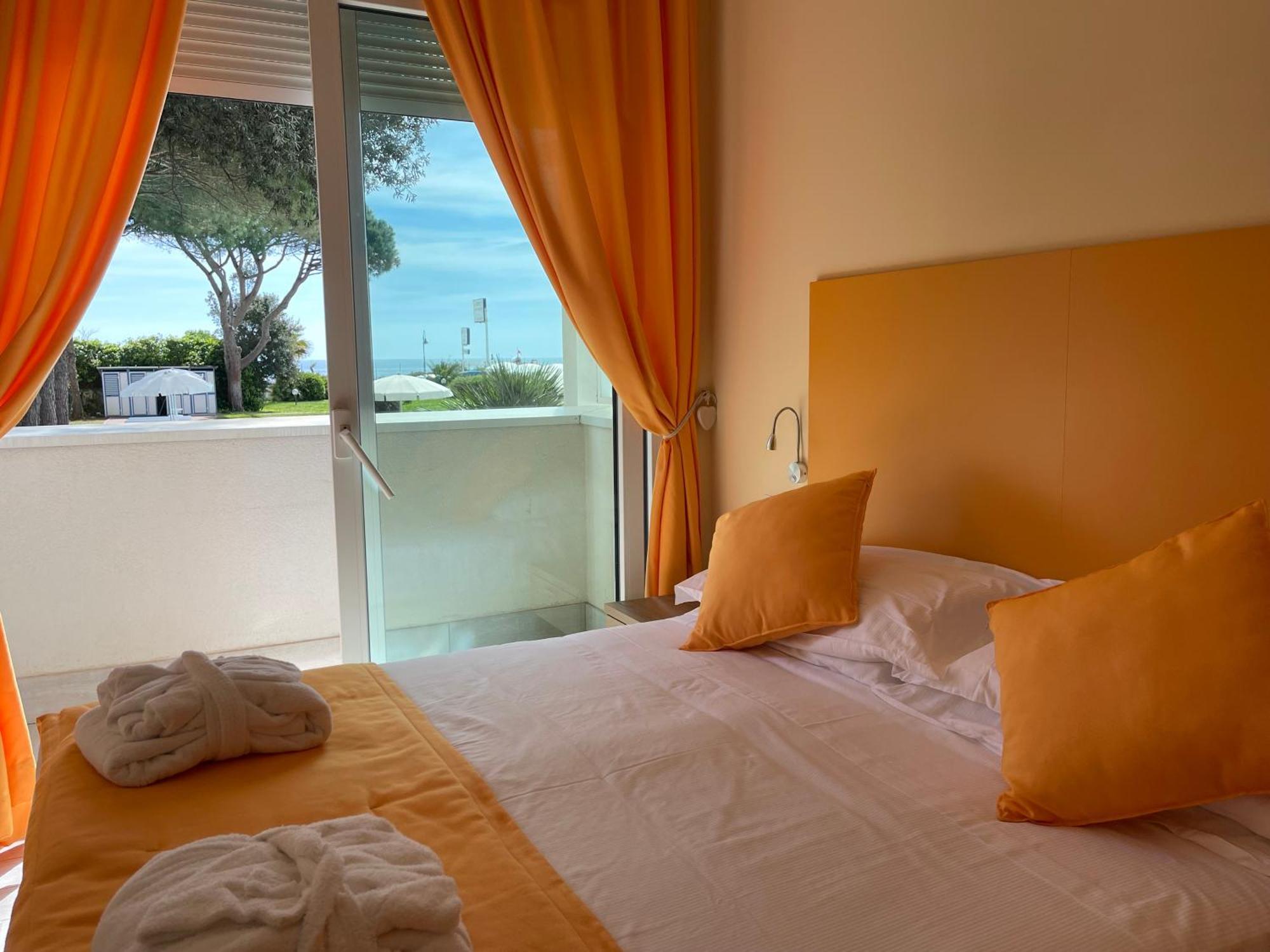 Capo Circeo Beach Resort Spa Fronte Mare San Felice Circeo Exterior photo